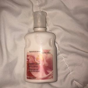 Sweet Pea body lotion